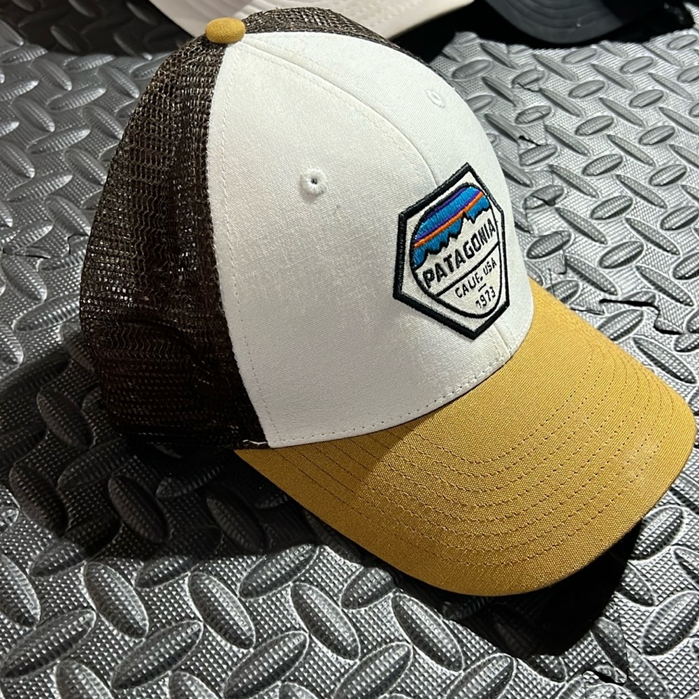 Patagonia hat adjustable